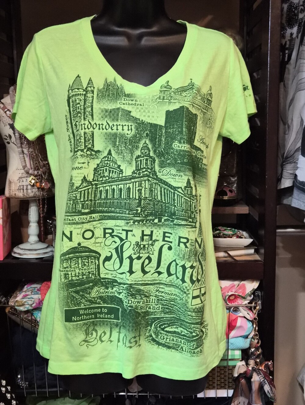 Women's Brew City Ireland Disney Epcot Showcase V-Neck T-Shirt Size XL